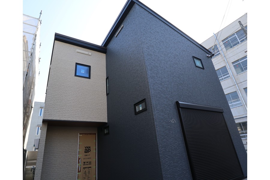 コントラストがスタイリッシュな新築注文住宅