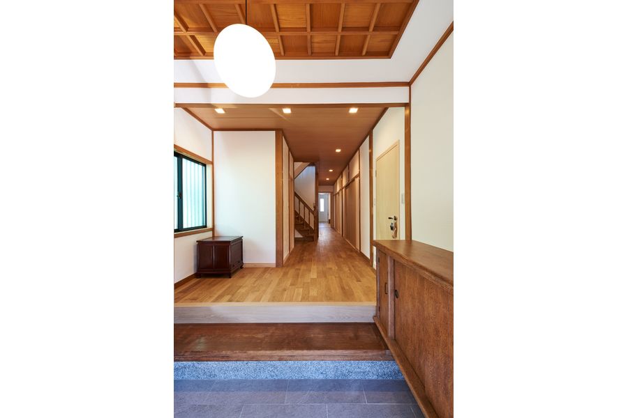 涼し気に生まれ変わった古民家